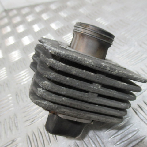Cylindre-piston-culasse PEUGEOT 50 TREKKER – 2000 –