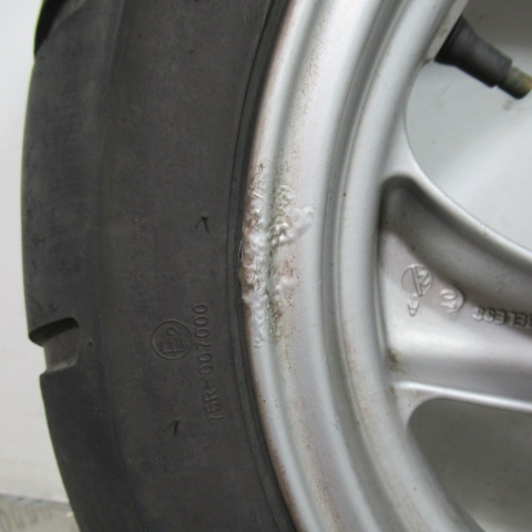 Roue avant PEUGEOT 50 VIVACITY 2T – 2002 –