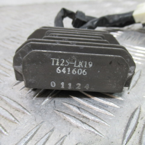 Régulateur VESPA LX125 – 2012 –