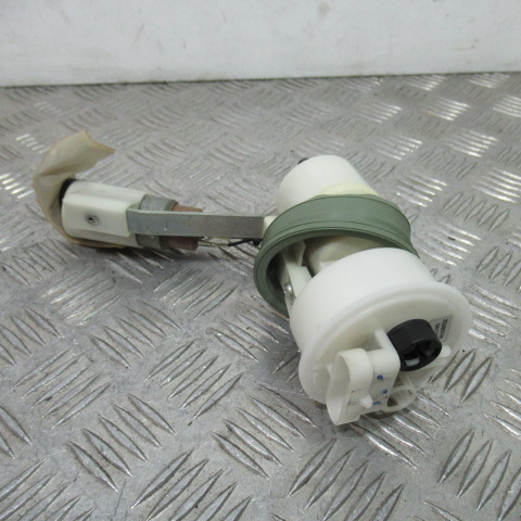 Pompe à essence VESPA LX125 – 2012 –
