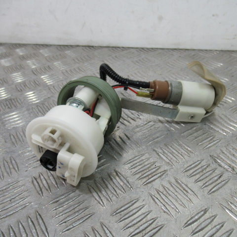 Pompe à essence VESPA LX125 – 2012 –