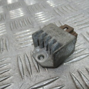 régulateur HONDA LEAD 100 4T -2003-